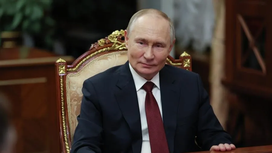 Президент предложил включить языки республик РФ в единые учебники
