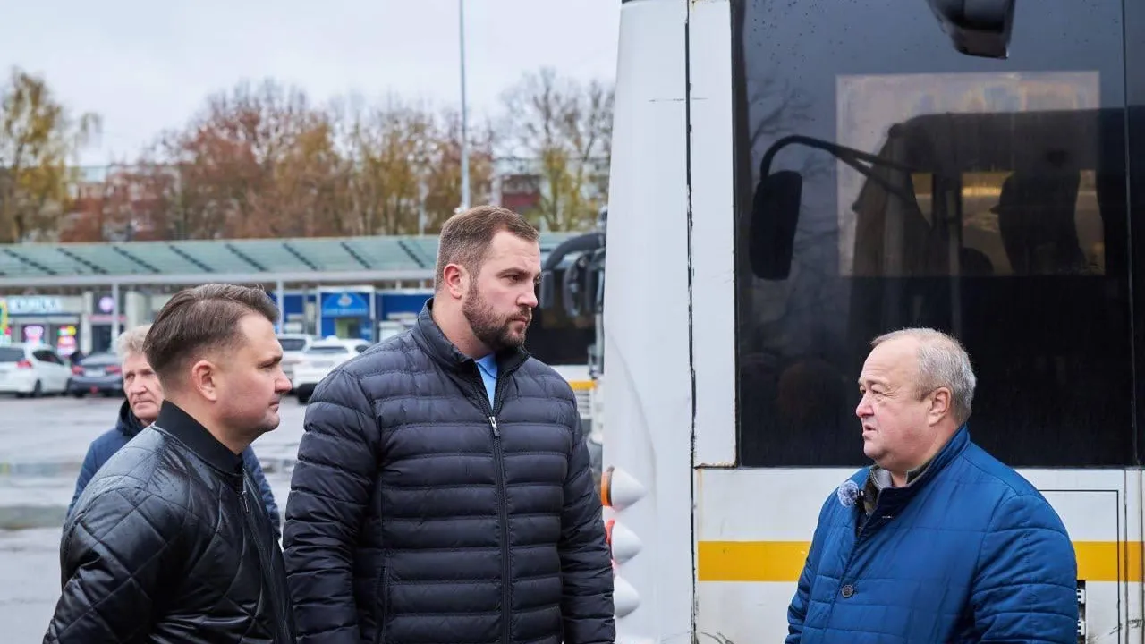 Глава округа Чехов проверил готовность автобусного парка к зимнему периоду