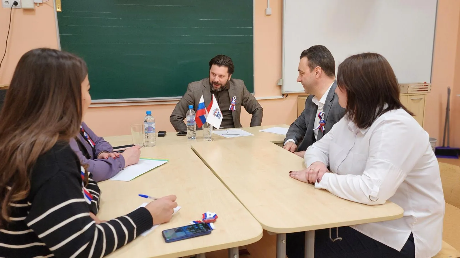 Глава Домодедова пообещал решить вопрос с организацией кружков в Пахринском