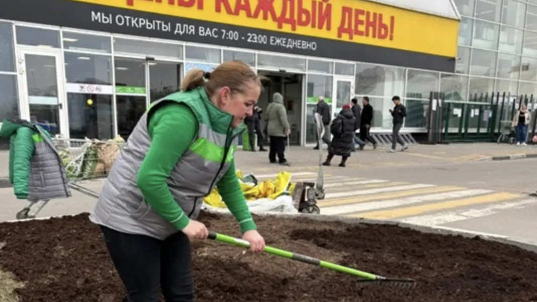 1 тыс сотрудников торговых предприятий Люберец поучаствовали в субботниках