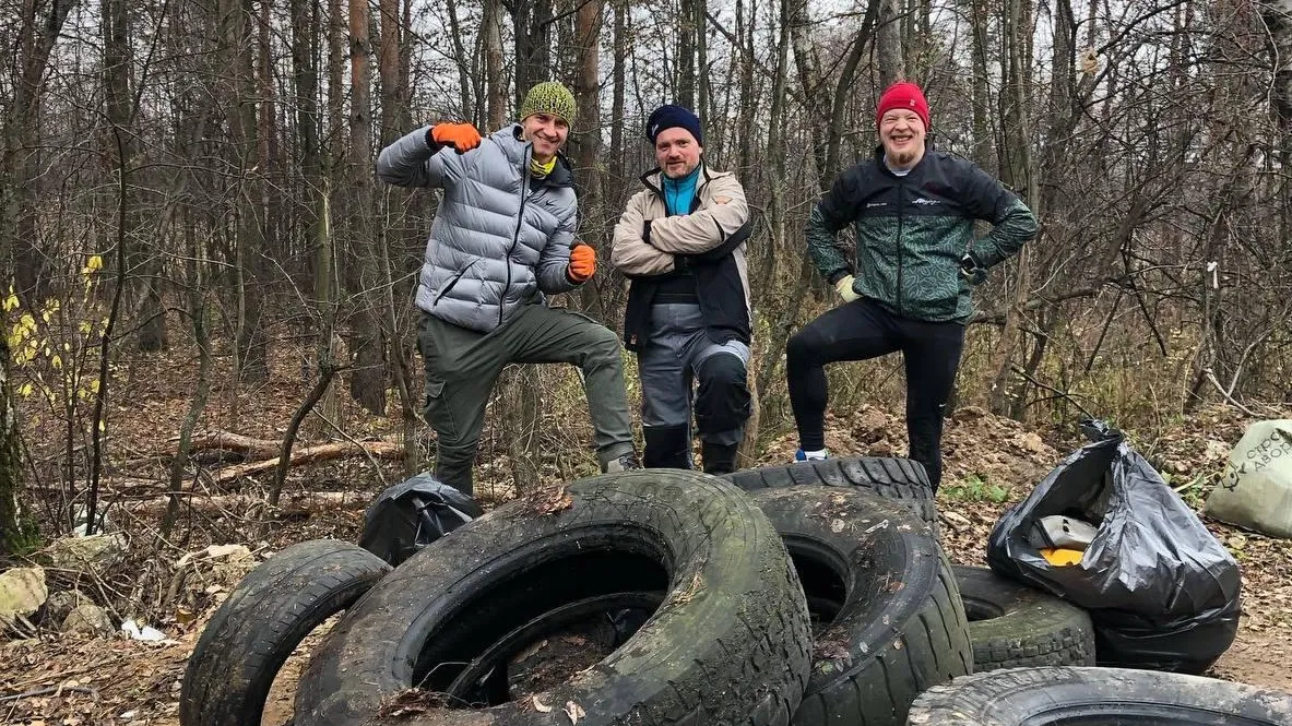 Более 35 мешков мусора собрали участники плоггинга в деревне Болтино Мытищ