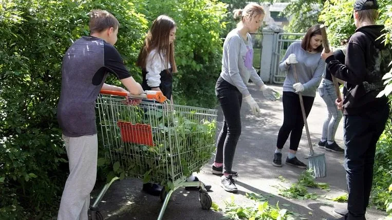Более 30 школьников Реутова устроились в трудотряды