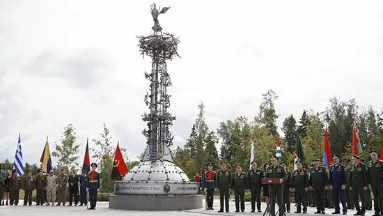 Мемориал миротворцам всех стран открыли в парке «Патриот» в Подмосковье
