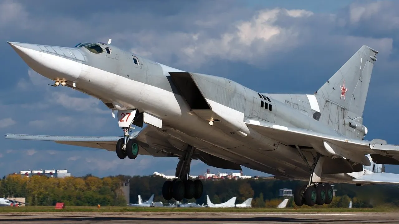 112: бомбардировщик Ту-22М рухнул в Иркутской области