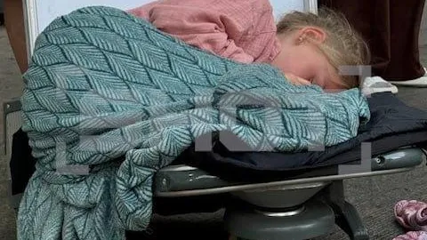 Лежат на полу аэропорта: порядка 1 тыс россиян застряли на Пхукете