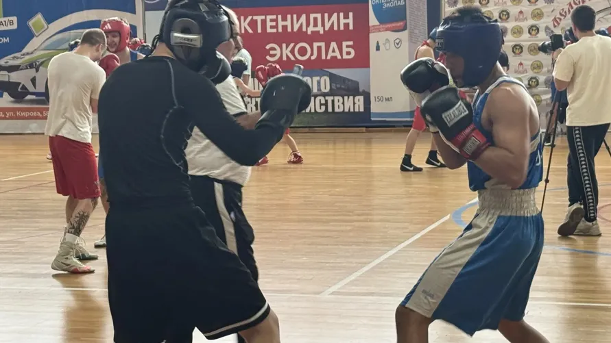 Алексей Папин провел открытую тренировку по боксу в Павловском Посаде