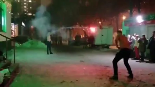 Двое молодых людей в Балашихе провели «дуэль» с фейерверками