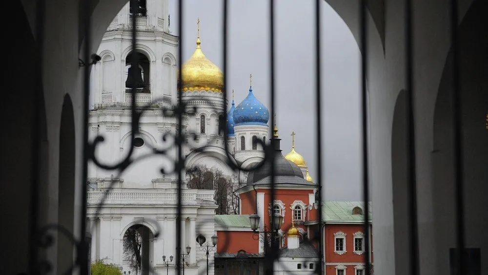 Около Николо‑Угрешского монастыря в Дзержинском обнаружили свалку строительных отходов