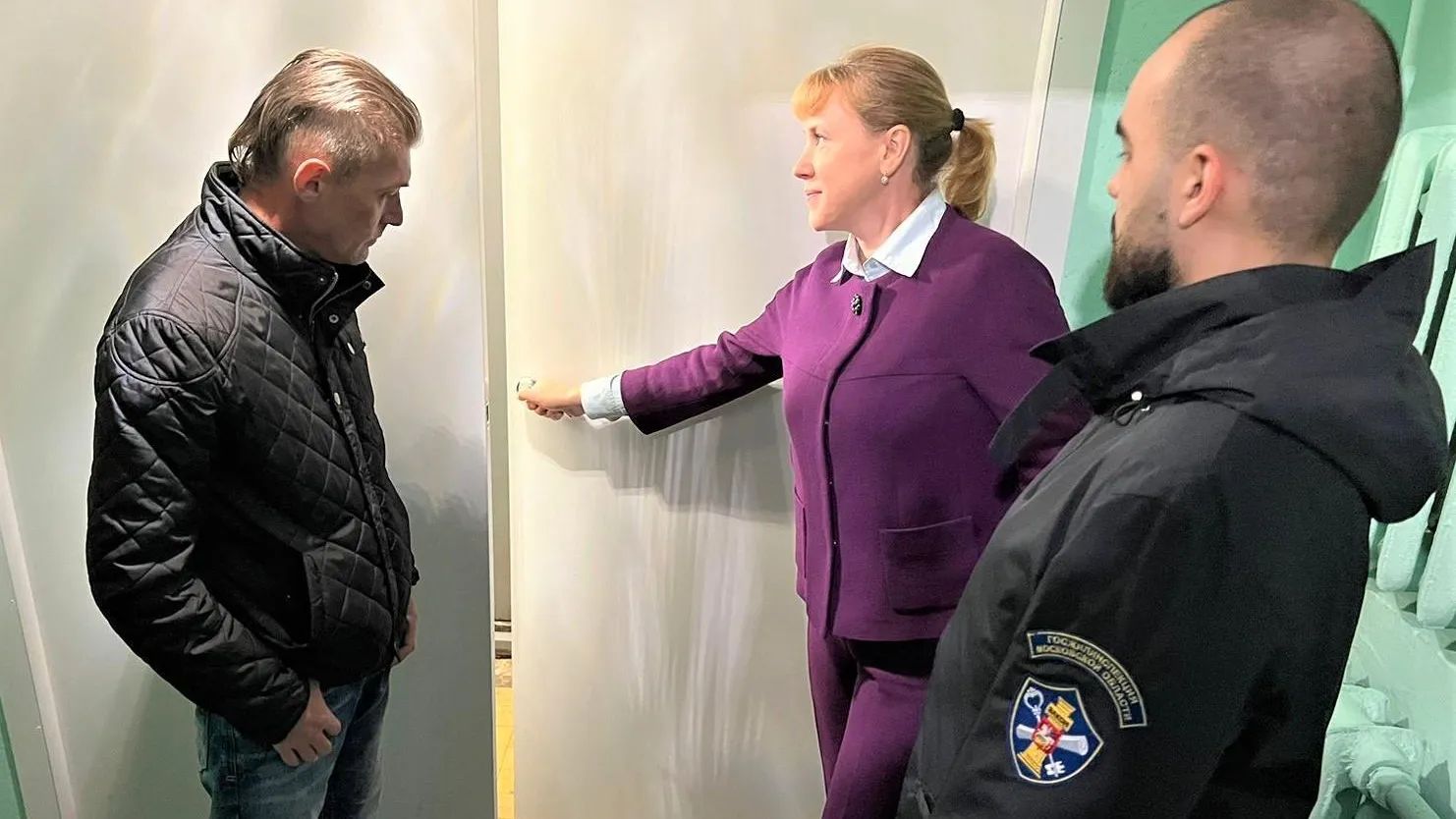 Госжилинспекторы проверили качество ремонта в подъездах Красногорска