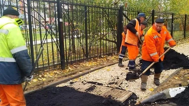В микрорайоне Климовск Подольска завершили строительство тротуара на улице Рожкова