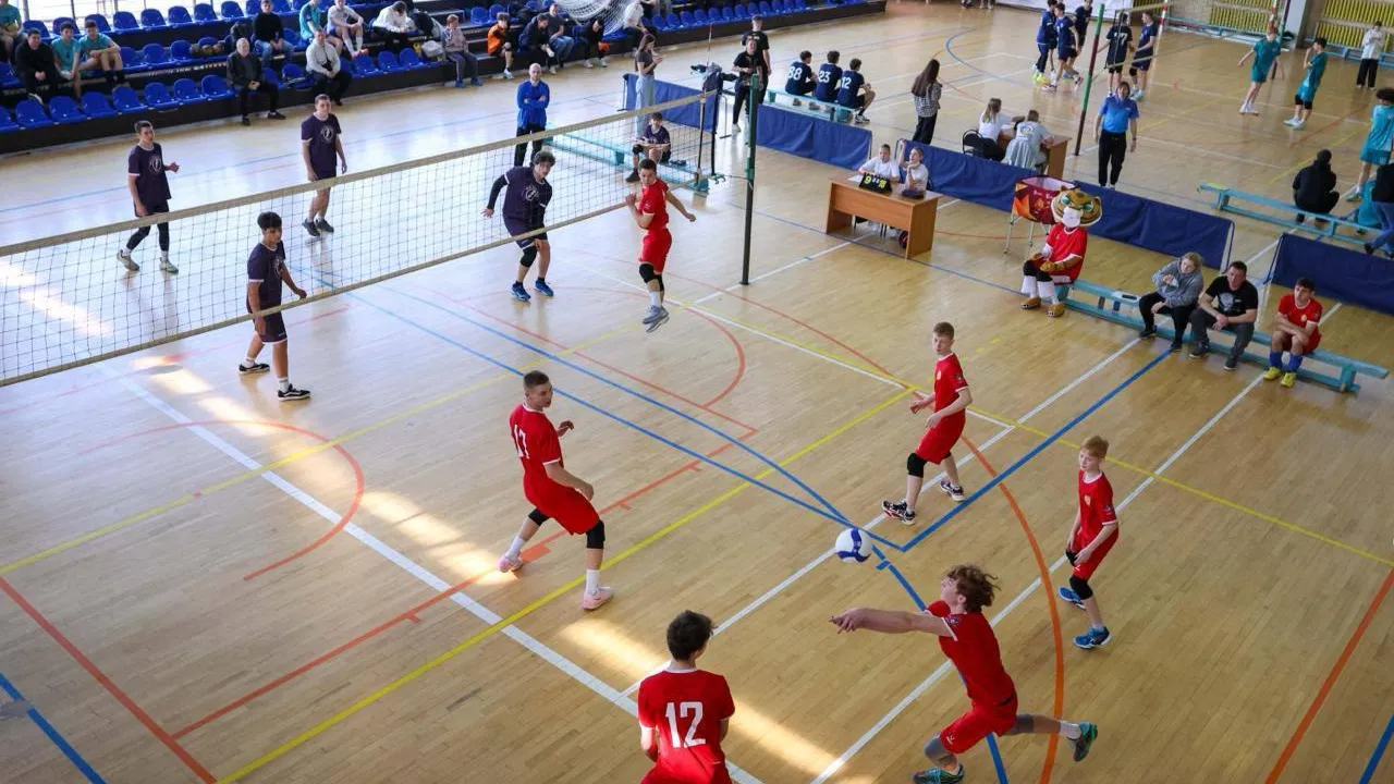 В рамках Подольской школьной лиги продолжаются соревнования по волейболу