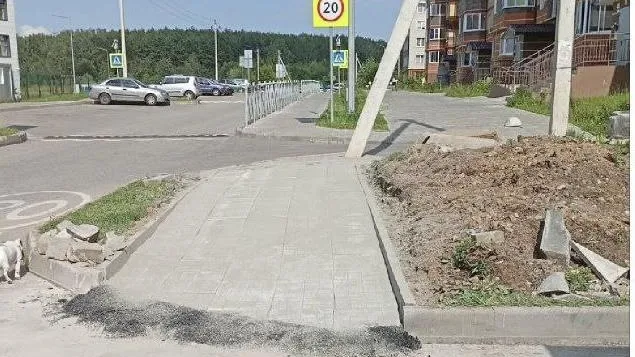 В Истре в мкр «Восточный» обустраивают пешеходный тротуар