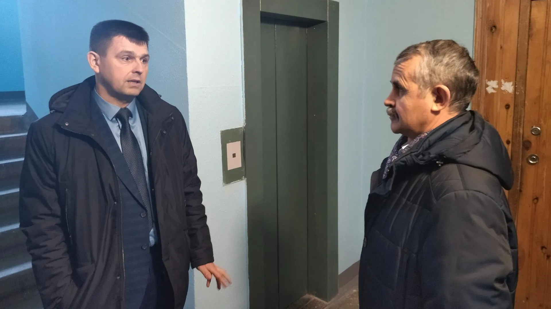 Депутат Мособлдумы Владимир Шапкин проверил качество ремонта подъездов в Щелкове