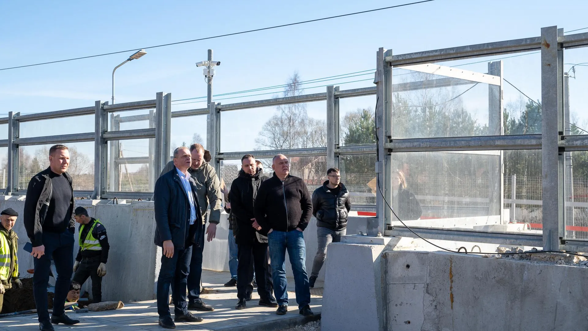 Глава Талдома провел выездное совещание на железнодорожной платформе Власово