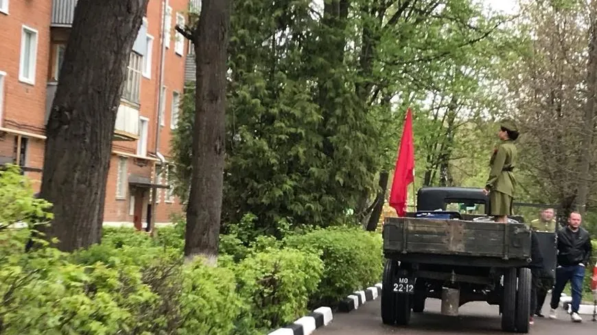 Артисты «Фронтовых бригад» поздравили ветеранов ВОВ из Подольска с Днем Победы
