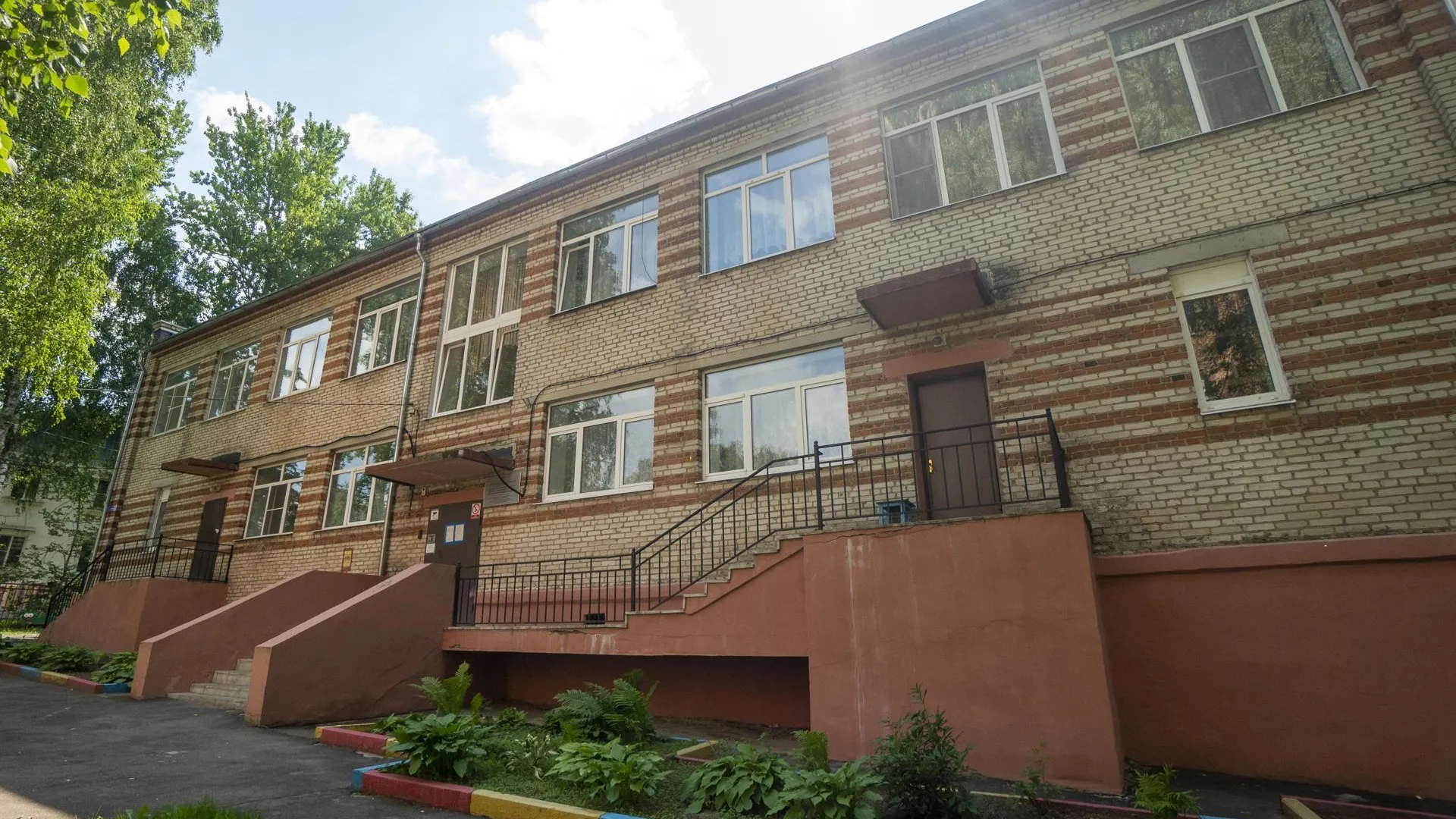В Домодедово отремонтируют кровли в двух детских садах — работы стартуют в августе