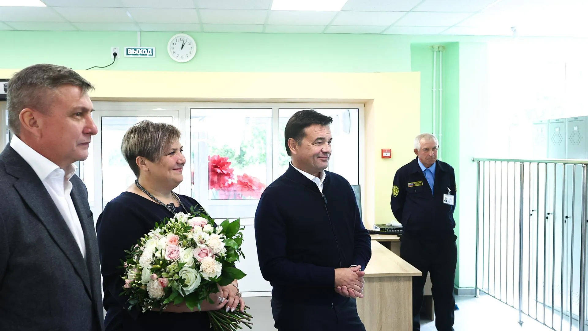 Андрей Воробьев открыл после капремонта Сычевскую школу в Волоколамском округе
