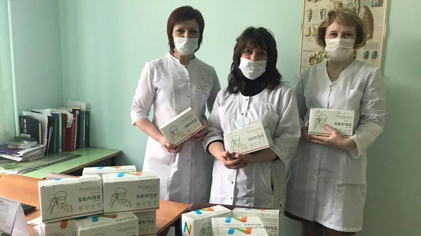 Более 15 тыс масок подарил больницам Подмосковья и других регионов «Цветочный ряд»
