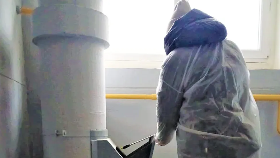 УК Подольска очистили и привели в порядок мусорокамеры около 140 подъездов