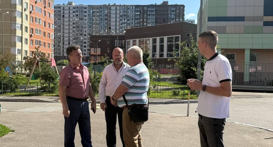 Замглавы Балашихи провел обход территории микрорайона Саввино