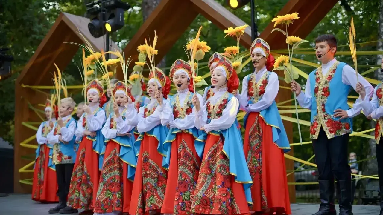 Более 40 тыс человек отметили День флага России в парках Подмосковья