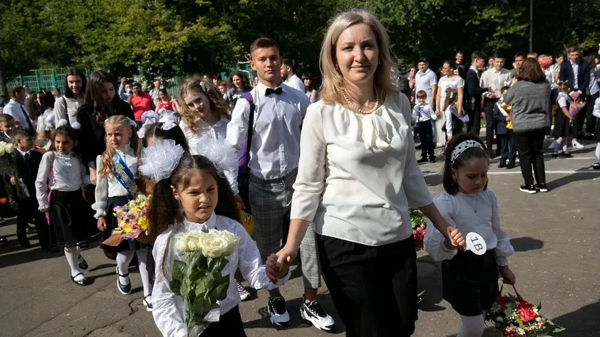 Глава Реутова поздравил школьников округа с Днем знаний и пожелал им успехов в учебе