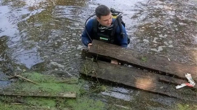 Водолазы очистили дно акватории возле 7 мест массового отдыха у воды в Подольске