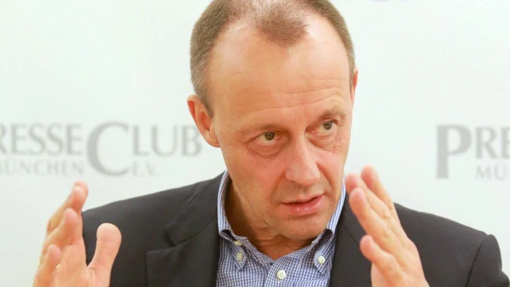 Berliner Zeitung: Мерцу нужно проявить мужество и отправиться в Москву 9 мая