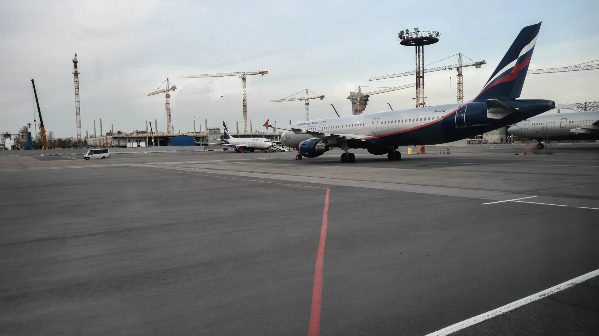 В аэропорту Шереметьево ввели ограничения на полеты