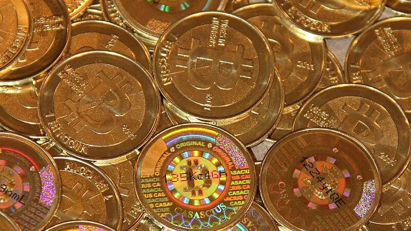 Майнеры продолжают копить биткоины после халвинга