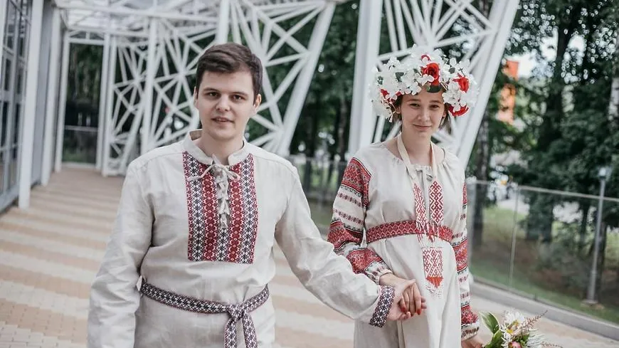 В Домодедове пара зарегистрировала брак в костюмах в русском народном стиле