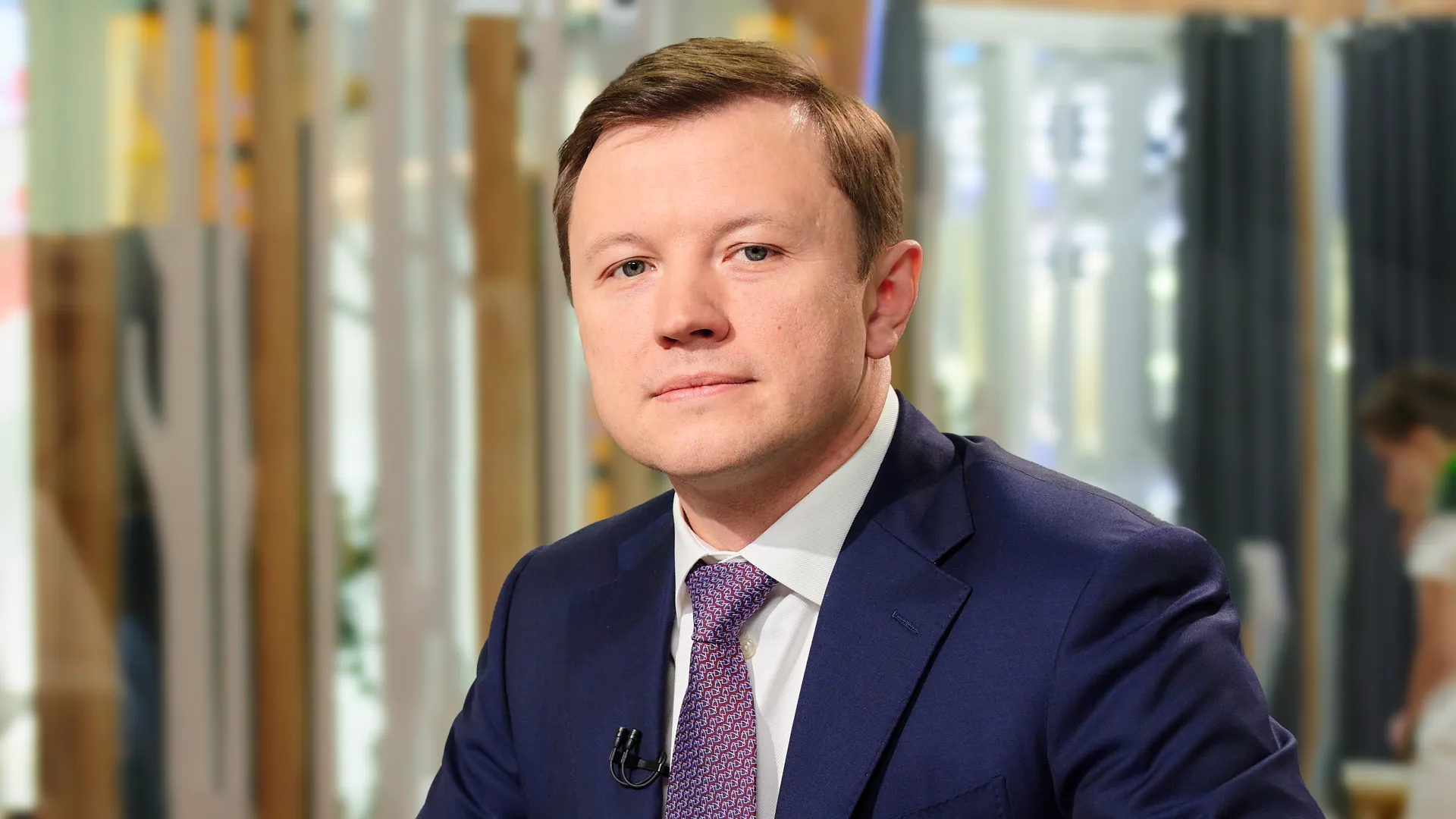 Ефимов: при обновлении Ленинградского вокзала установили уникальные навесы