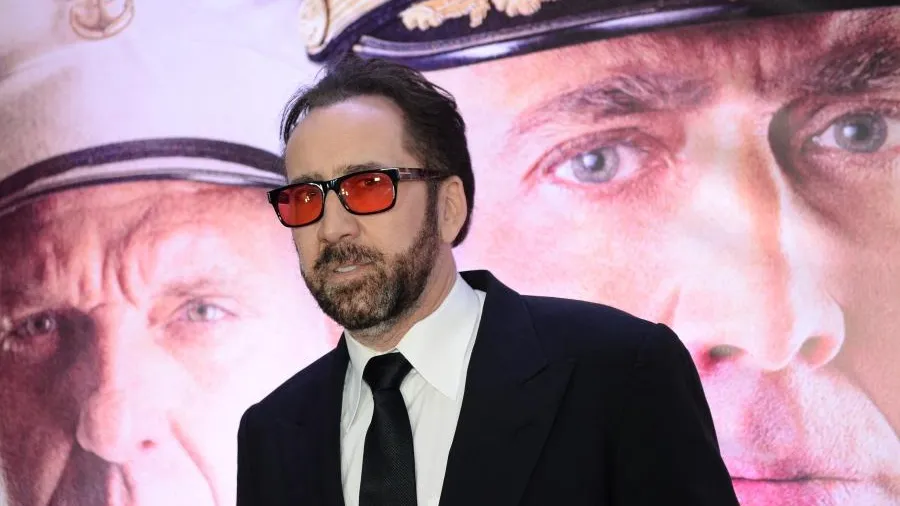 62 летний актер Николас Кейдж вышел в свет с супругой на премьеру сериала