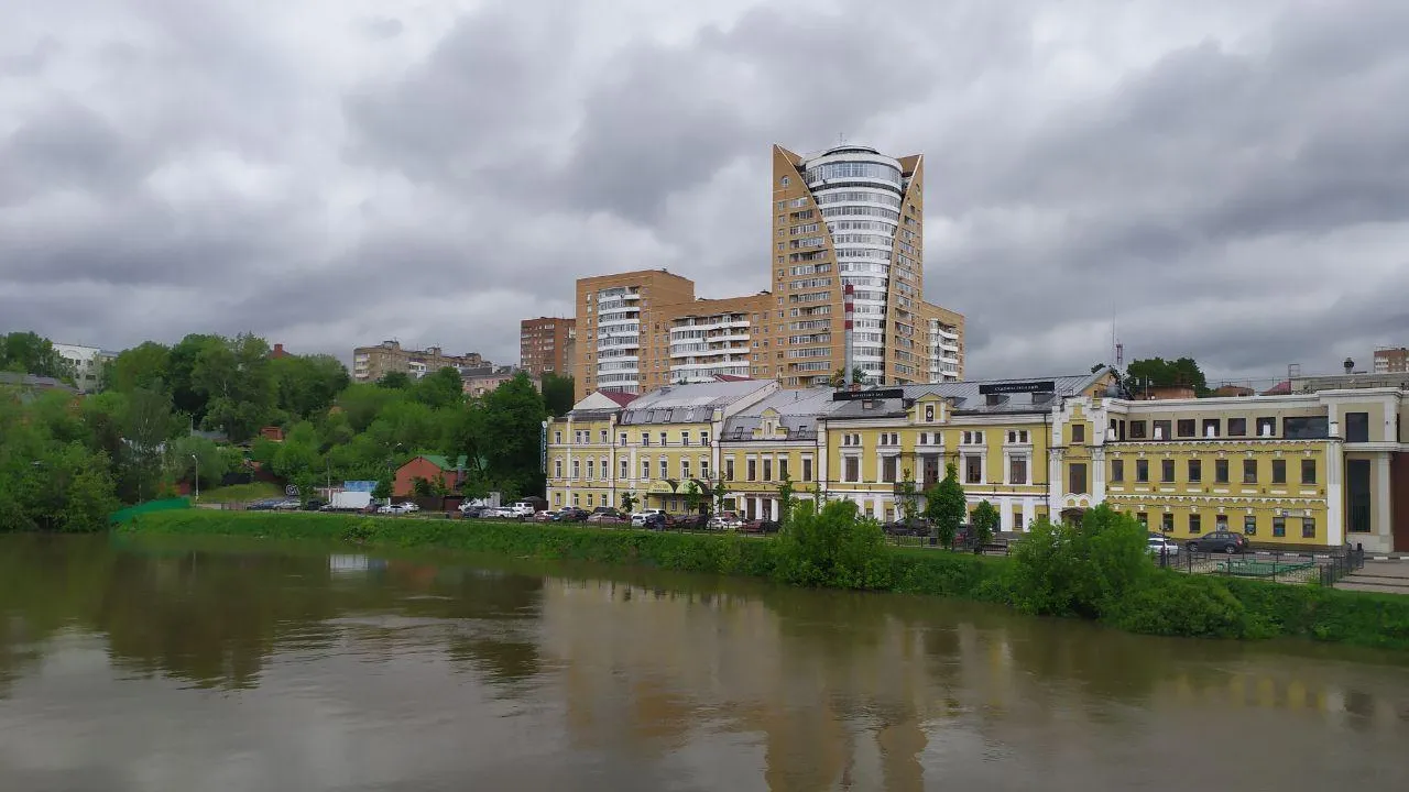 Коммунальщики Подольска продолжают ликвидировать образовавшиеся из‑за ливня подтопления