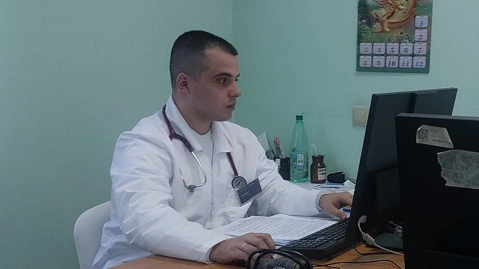 Новый терапевт приступил к работе в амбулатории подмосковного поселка Столбовая