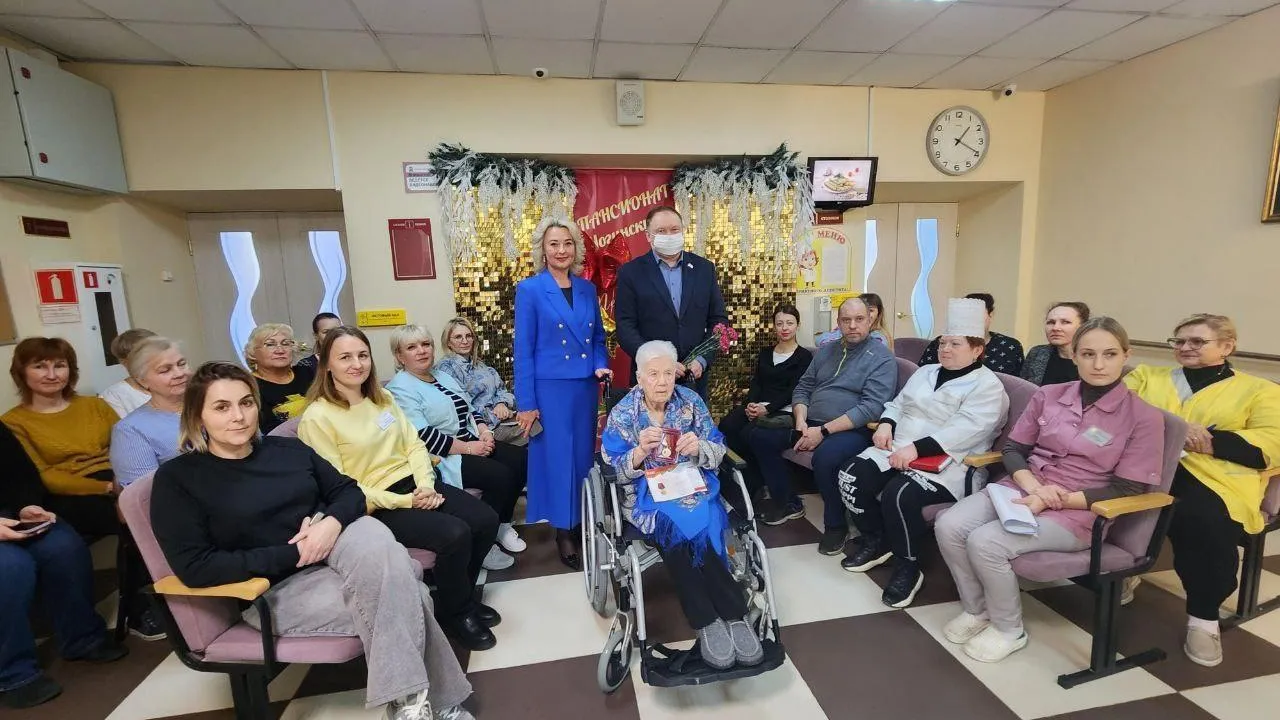 Ветеранам Богородского округа вручили памятные медали к юбилею Победы