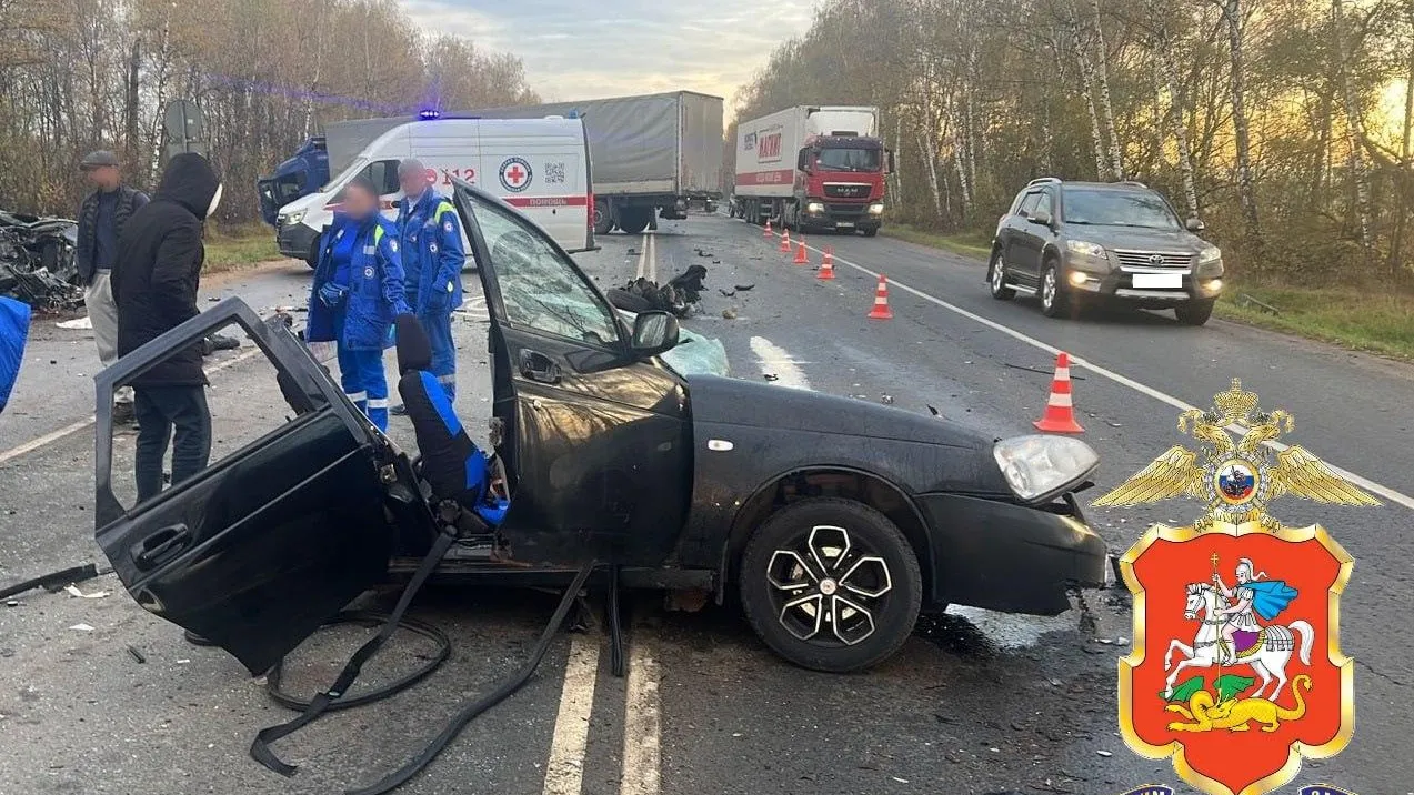 Водитель Lada и 4 пассажира погибли из-за лобового столкновения с грузовиком