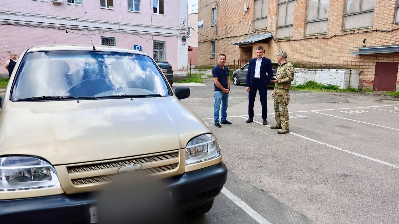 Глава Павлово-Посадского округа передал машину в зону СВО
