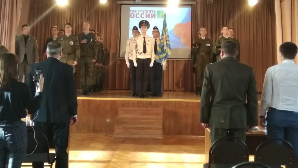 Школьники Котельников состязались в строевой подготовке на конкурсе «Готов служить России»
