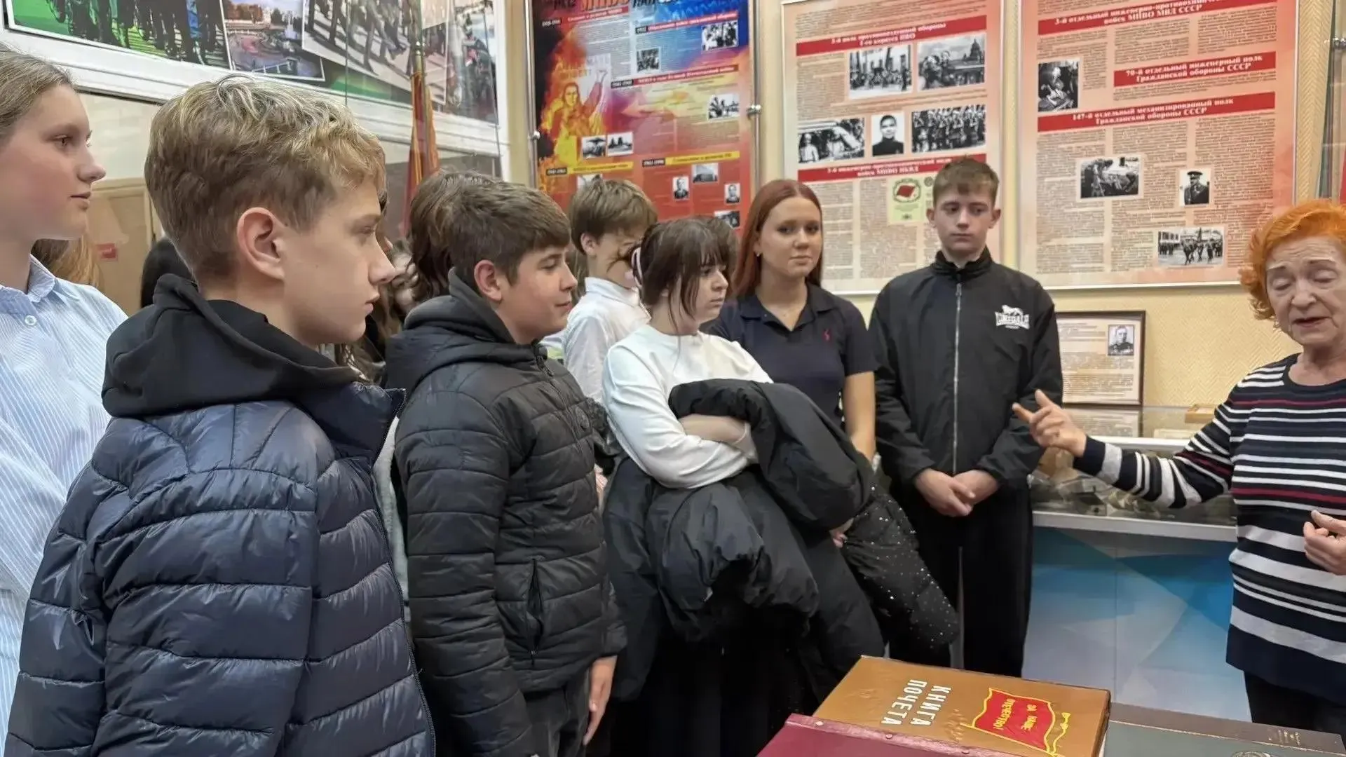 Школьники Богородского округа познакомились с профессией спасателя
