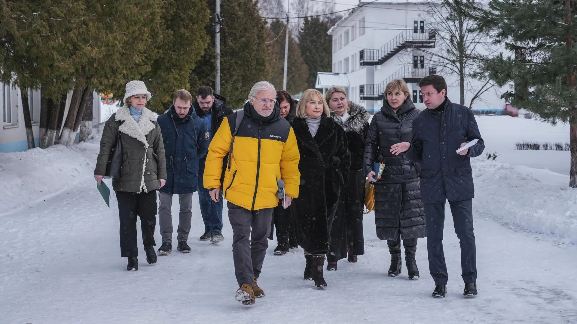Подмосковный омбудсмен посетила пункт временного размещения беженцев под Волоколамском