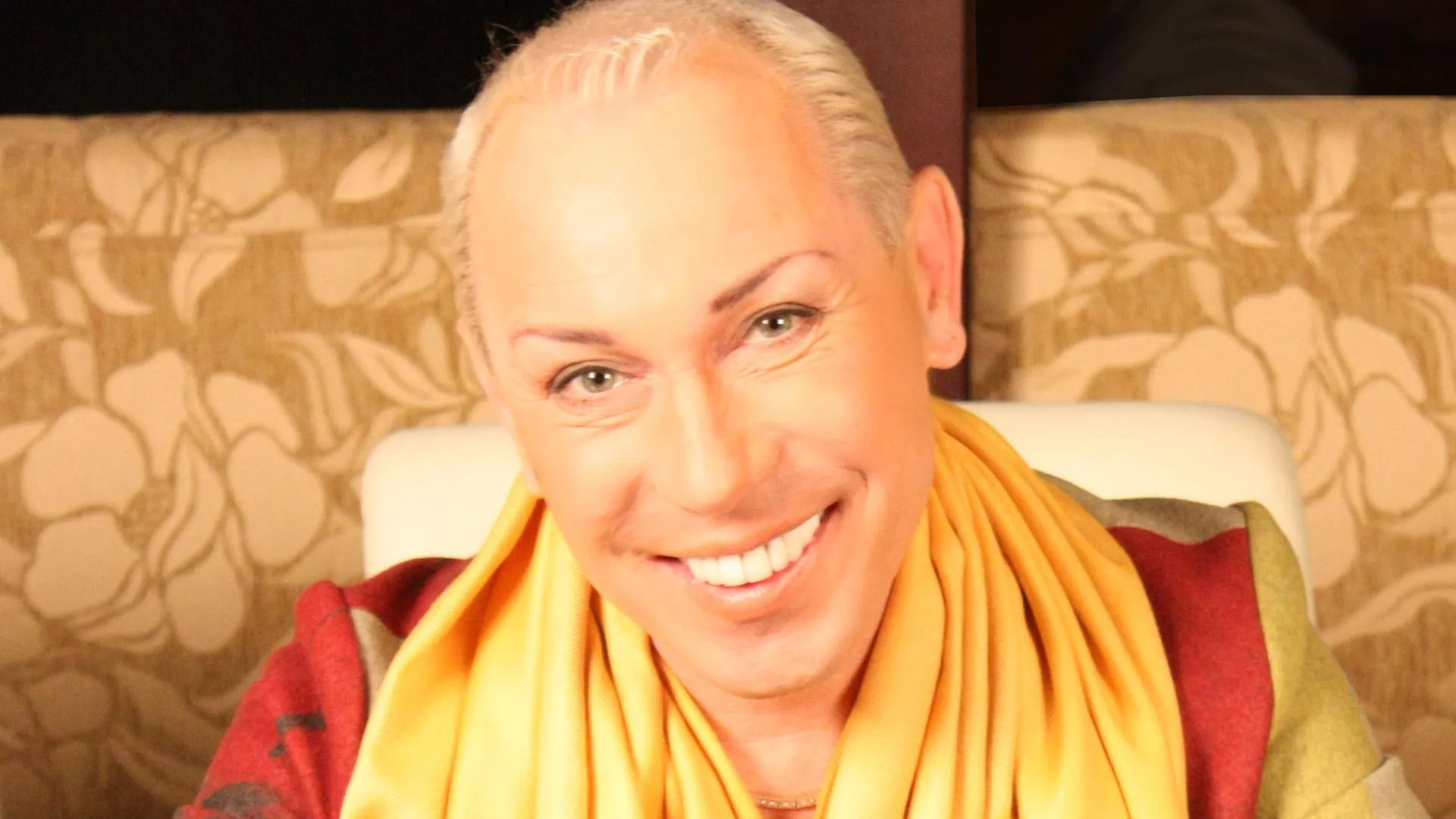 13 млн рублей долга: двойника Пугачевой ищут судебные приставы