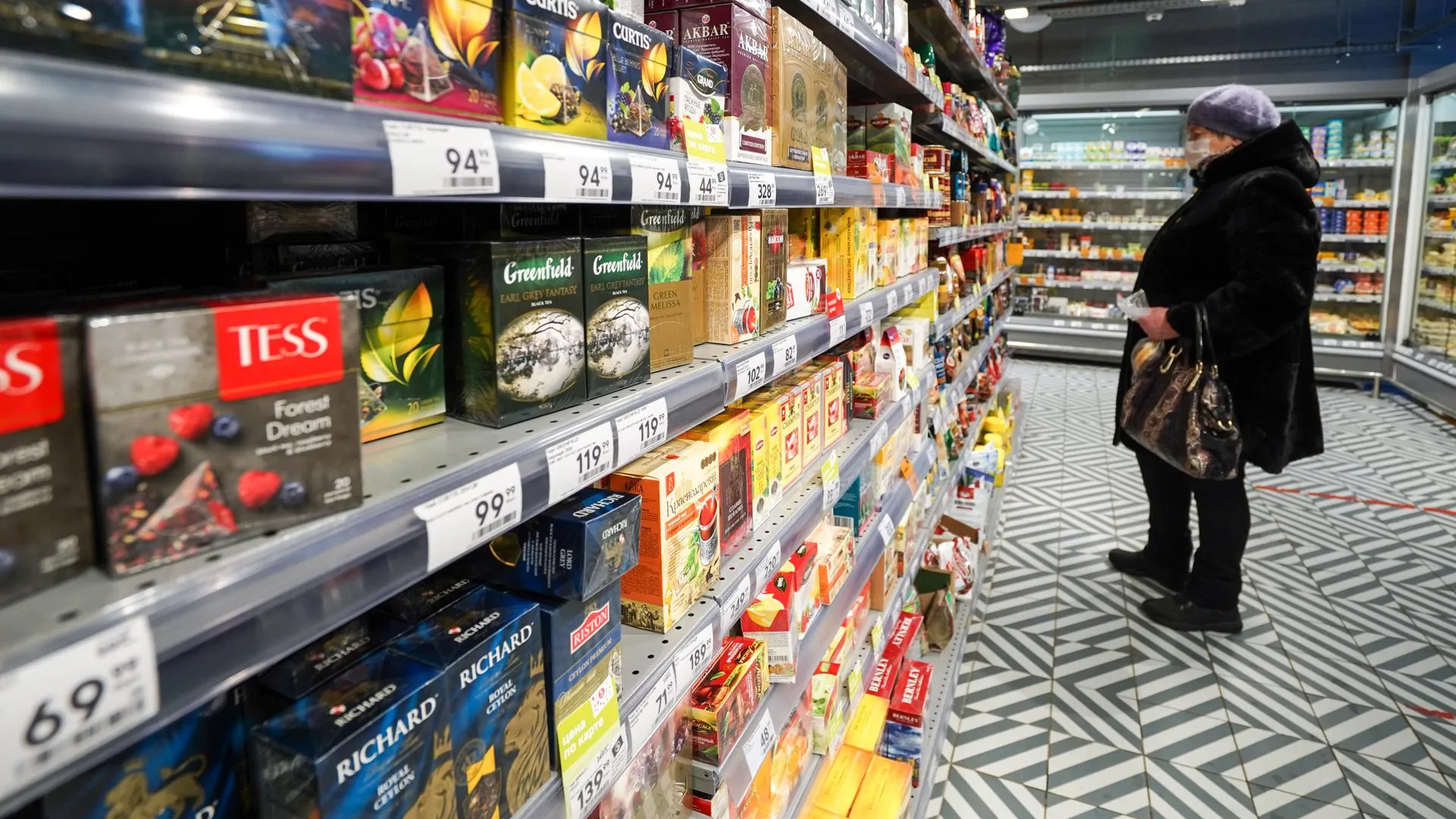 Дефицита продуктов в магазинах Подмосковья во время эпидканикул не будет — власти