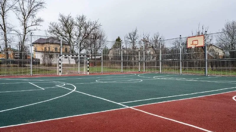 В Домодедове открылась новая универсальная спортивная площадка