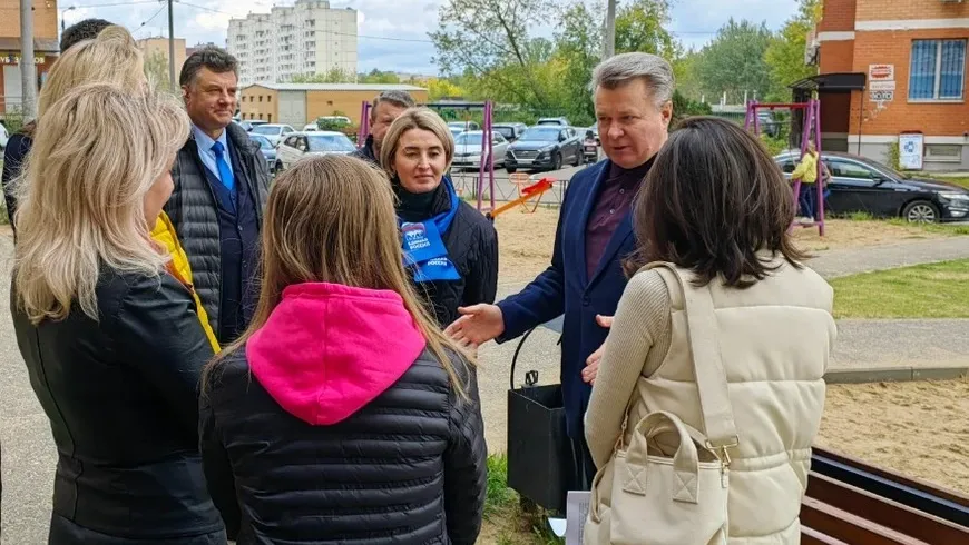 Благоустройство двора на Институтской улице Щелкова обсудили с жителями