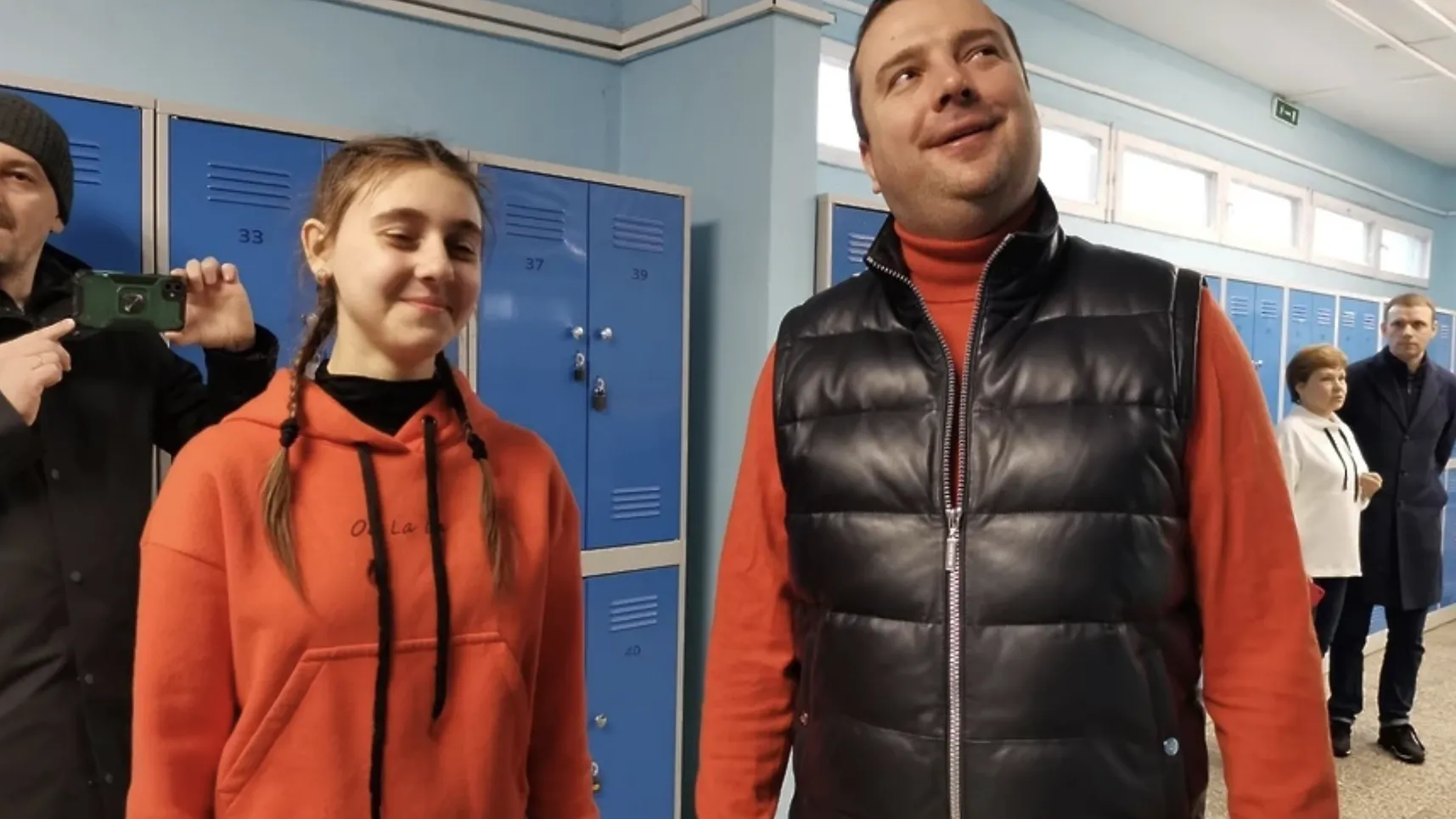 Девочка из Мариуполя рассказала, как ее приняли в школе Королева