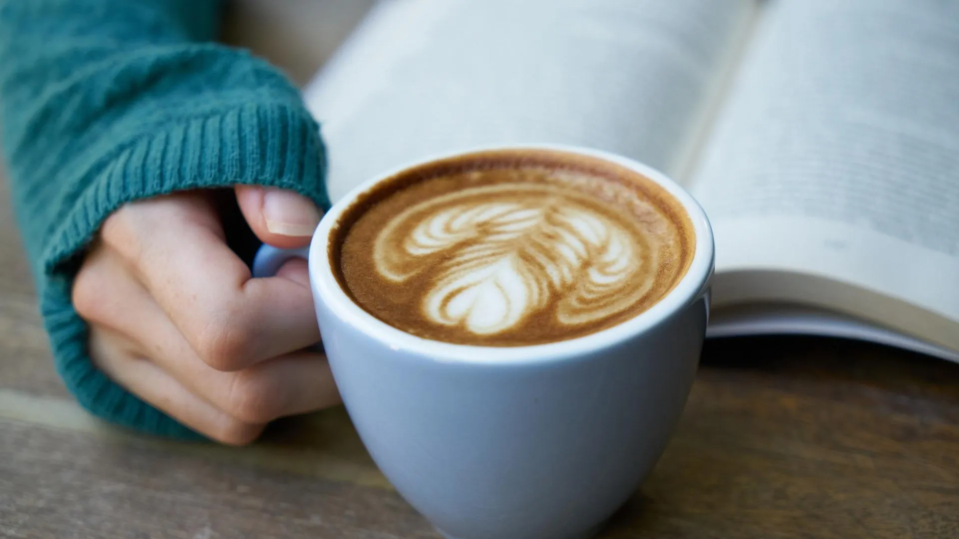 Депутат Мособлдумы предложил вместо Starbucks открыть кофейни «Zаварка»