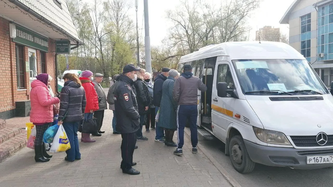 Около 800 жителей Реутова воспользовались бесплатным проездом до кладбища в Пасху