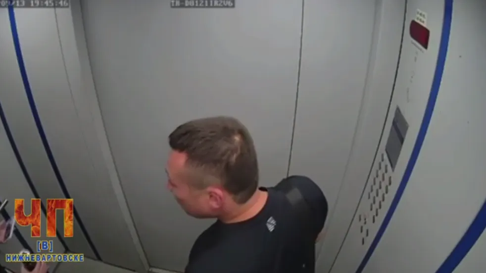 Видео: пьяный неадекват напал на школьницу в лифте в ХМАО