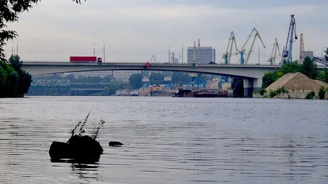 Шелепихинский мост в центре Москвы ждет капитальный ремонт